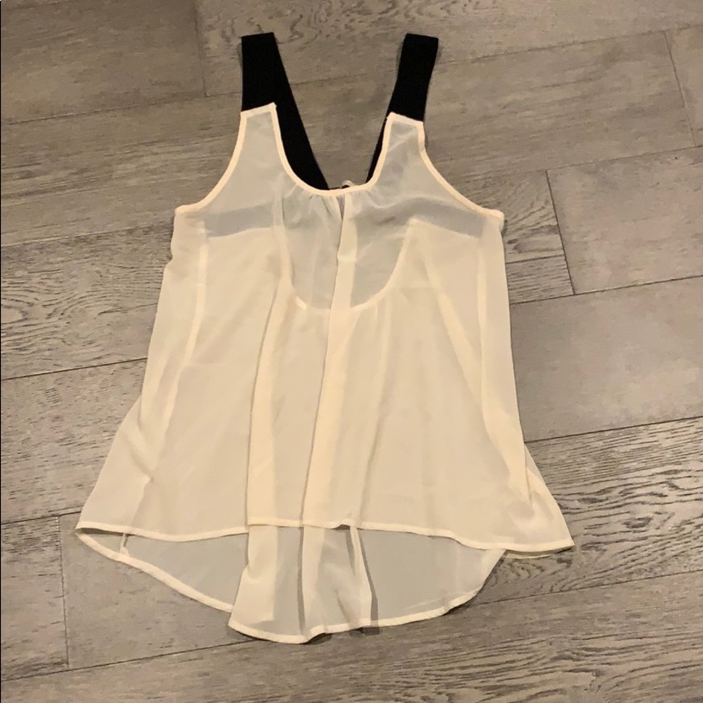 Flowy Tank
